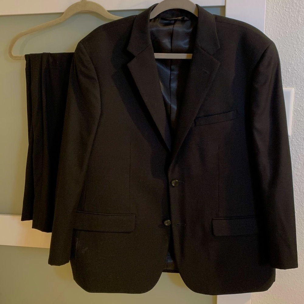 Caravelli Mens black suit jacket & slacks, excellent condition